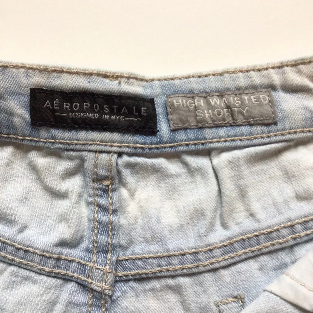 Aeropostale High Waist Shorty Light Distressed Raw Hem 10